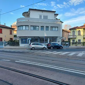 marconi-house.hotelslidodijesolo.com/