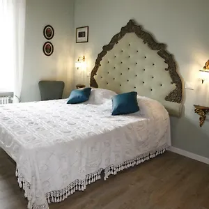 2* Pensión Juliet's Nest In