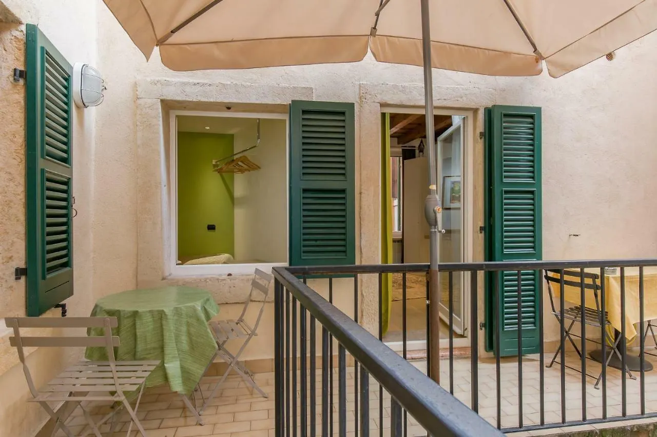 Vecchia Verona Rooms & Apartments İtalya